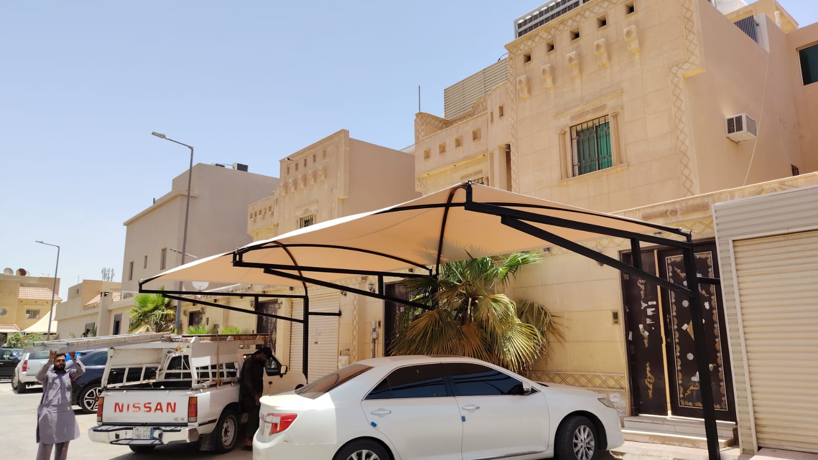 مظله مواقف السيارات