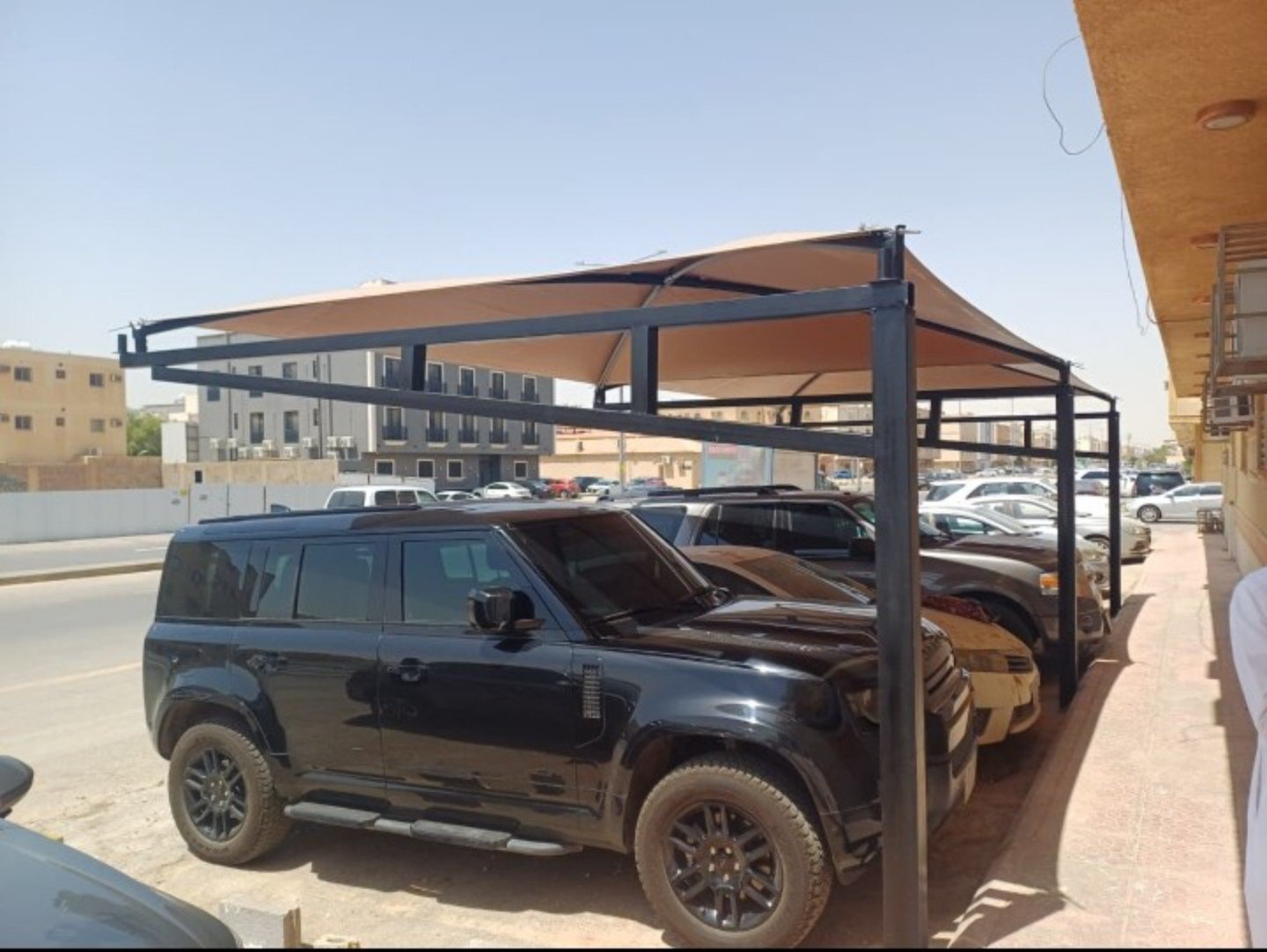 مظلات مواقف سيارات خارجية للشركات والجهات بالرياض